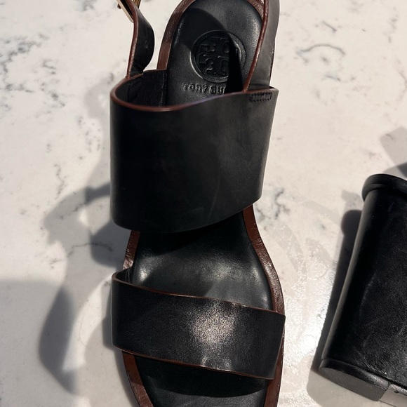 Tory Burch Wedge
Sandal size 6 - Picture 8 of 8